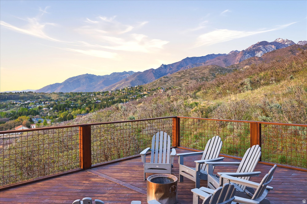 10873 S LOSTWOOD DR Sandy, UT 84092