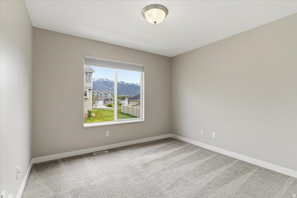 2082 N EVANS COVE LOOP Layton, UT 84041