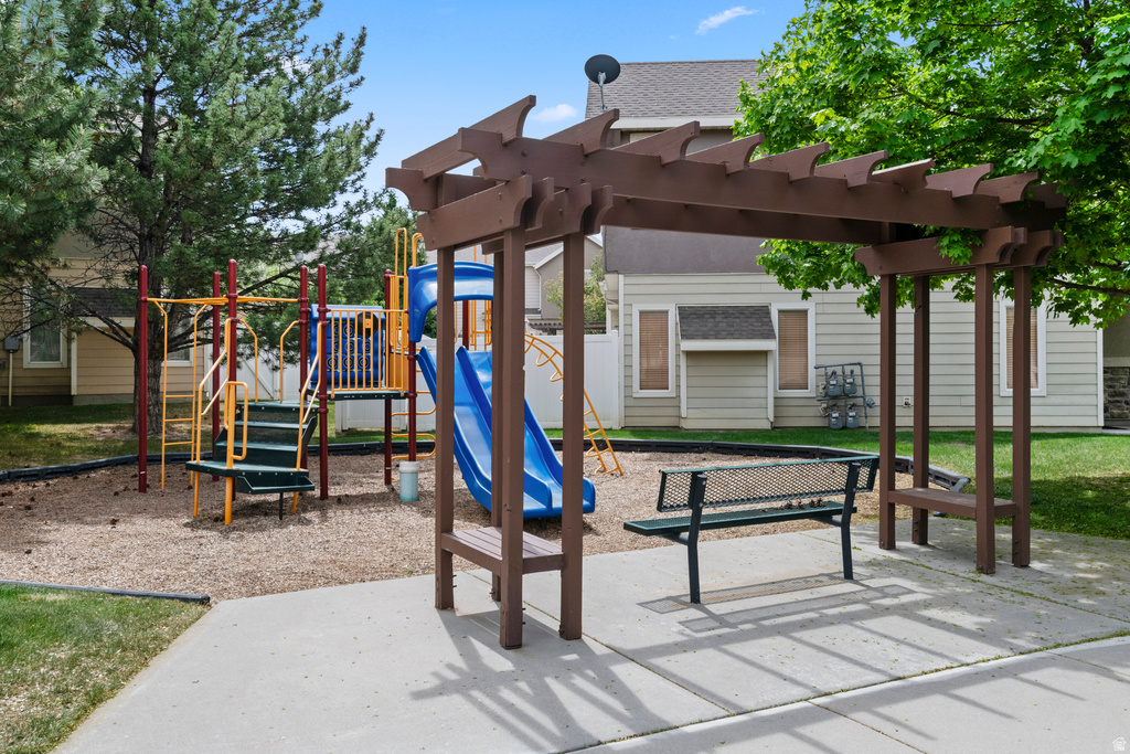 1432 W BRUNELLO DR Bluffdale, UT 84065