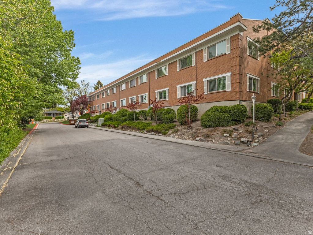 2708 S HIGHLAND DR #2 Salt Lake City, UT 84106