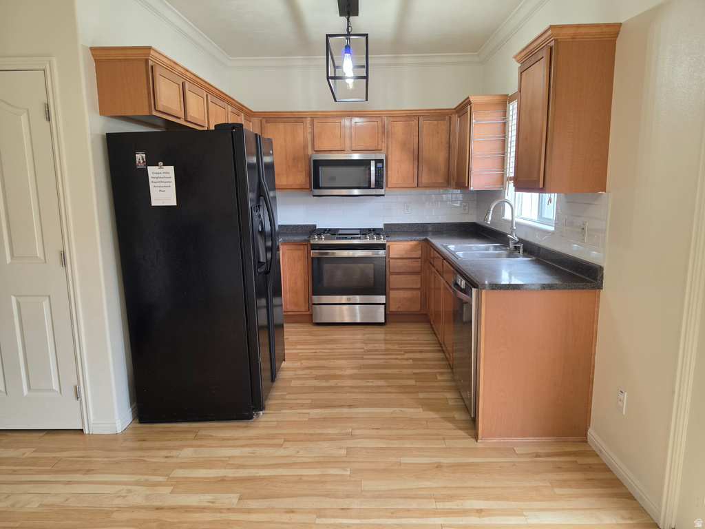 8769 S BROWN PARK DR West Jordan, UT 84081