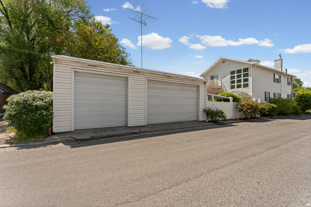 2475 S 500 E Salt Lake City, UT 84106