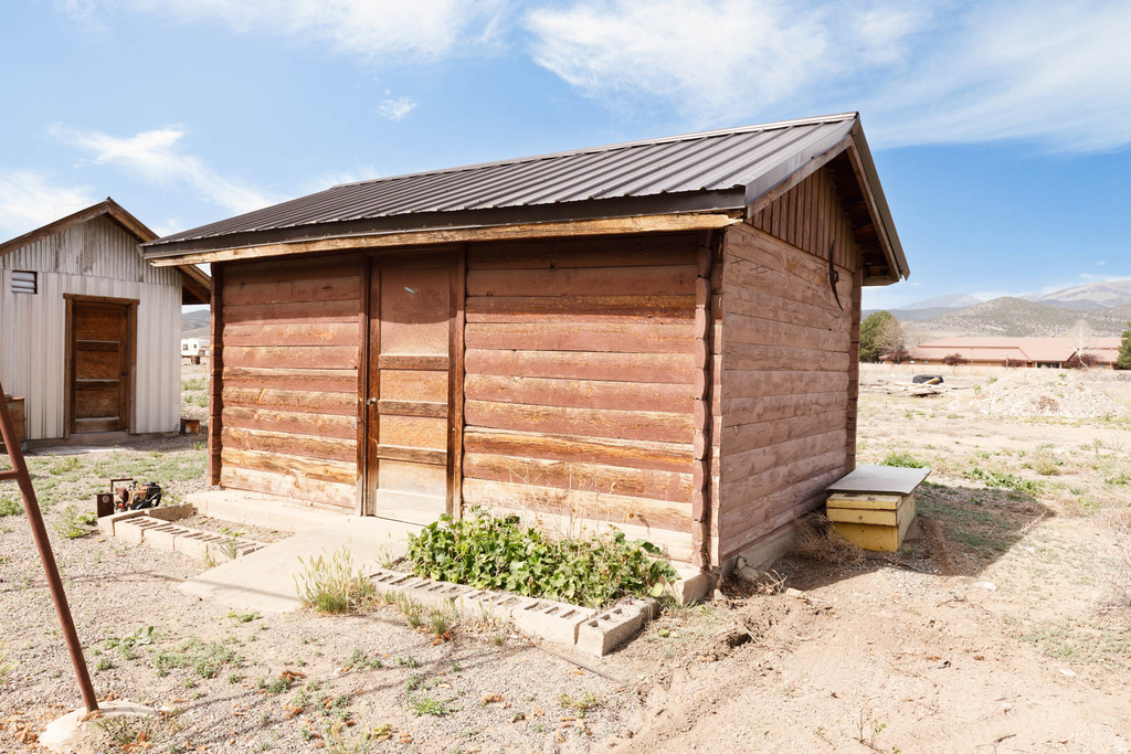 210 S 100 W Circleville, UT 84723