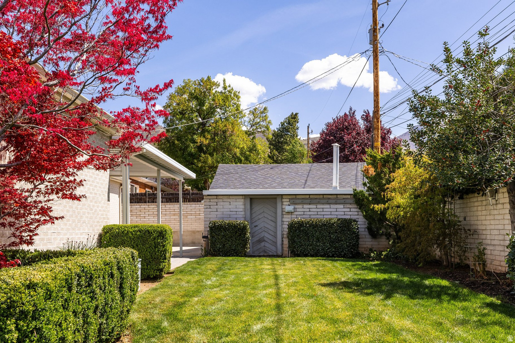 2390 E BERNADINE DR Salt Lake City, UT 84109