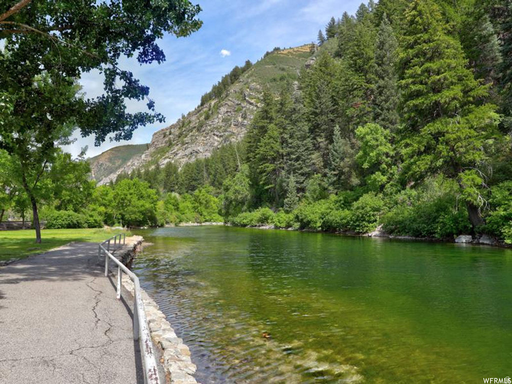 6758 FAIRFAX DR Provo, UT 84604