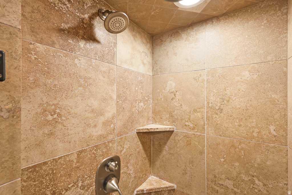 6758 FAIRFAX DR Provo, UT 84604