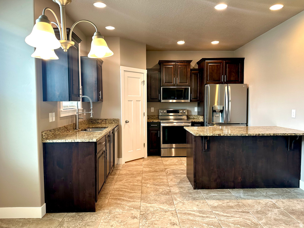 3776 E CUNNINGHILL DR Eagle Mountain, UT 84005