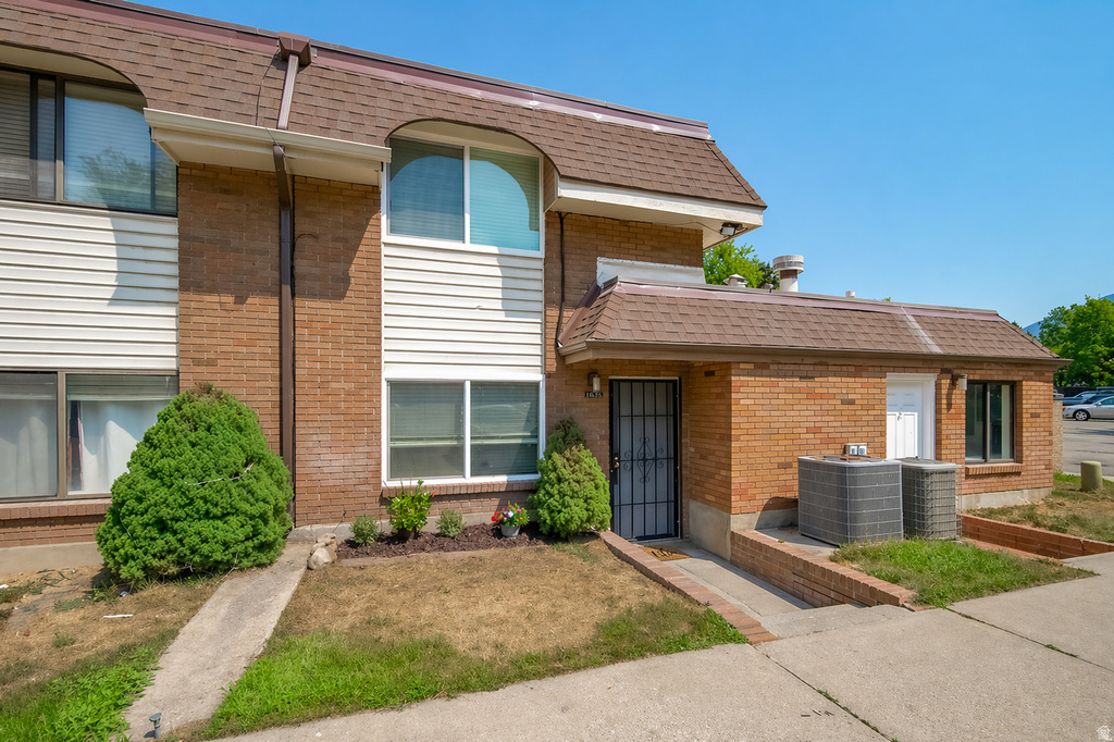 1432 N LANCELOT DR Provo, UT 84601