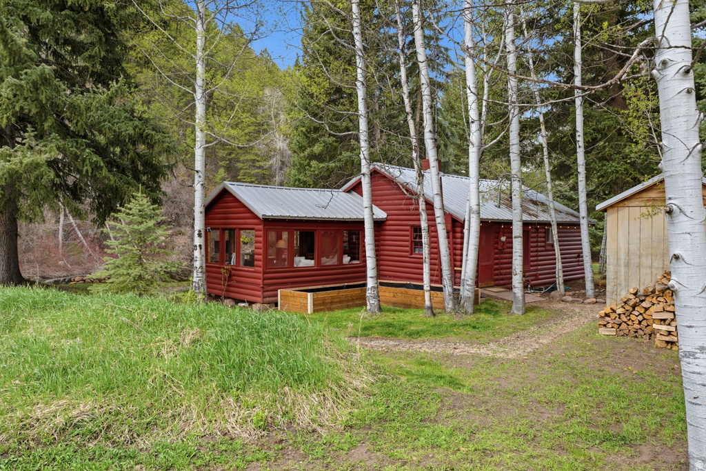 6631 PINE SPRINGS RD Kamas, UT 84036