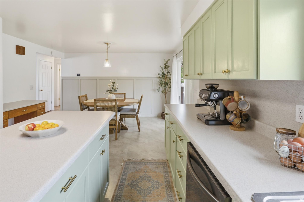 5108 S 2000 W Roy, UT 84067