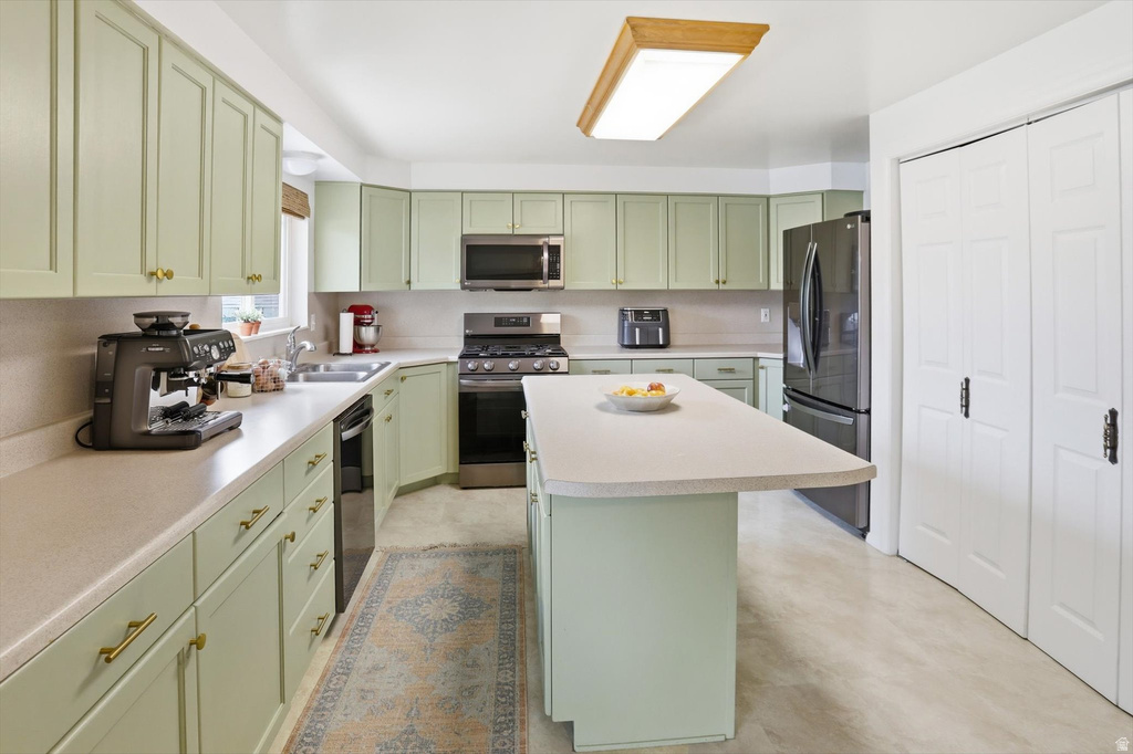 5108 S 2000 W Roy, UT 84067