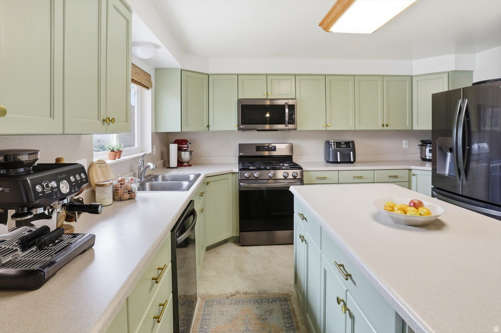 5108 S 2000 W Roy, UT 84067
