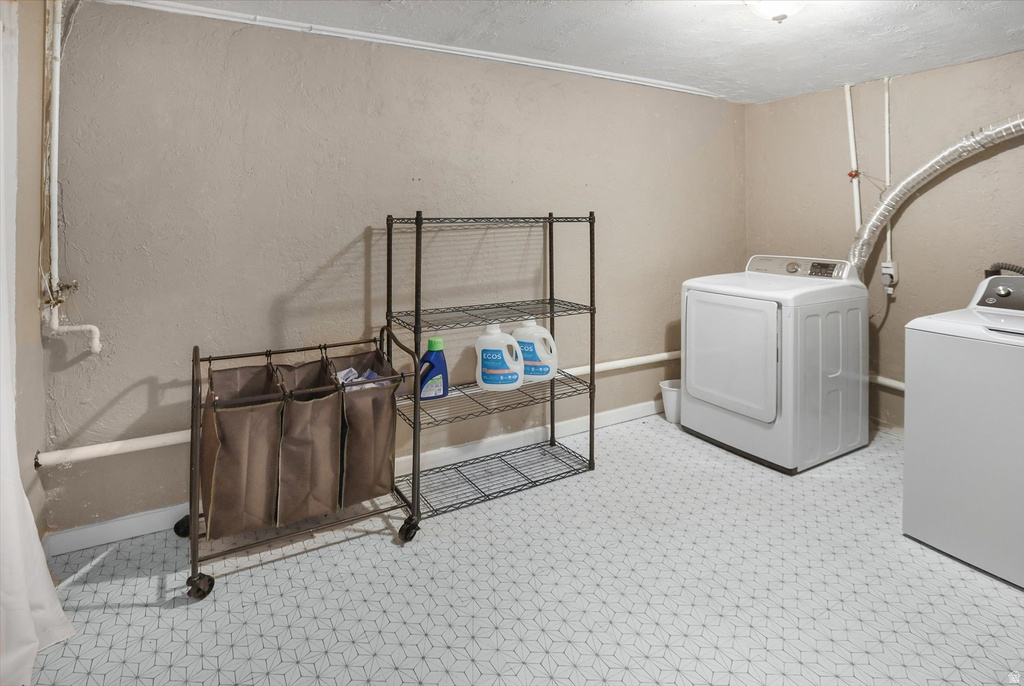 5108 S 2000 W Roy, UT 84067