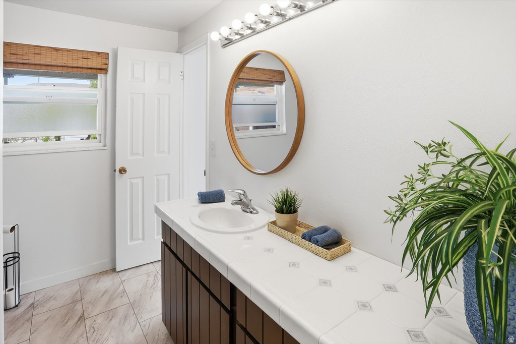 5108 S 2000 W Roy, UT 84067