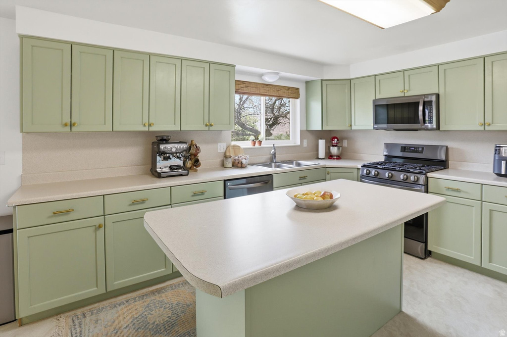 5108 S 2000 W Roy, UT 84067
