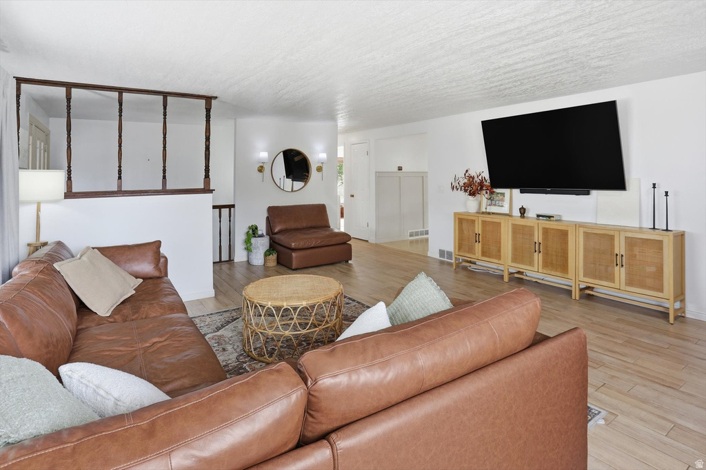 5108 S 2000 W Roy, UT 84067