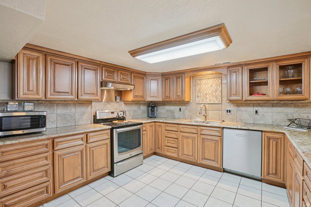 2686 E BONNEVILLE TERRACE DR South Ogden, UT 84403