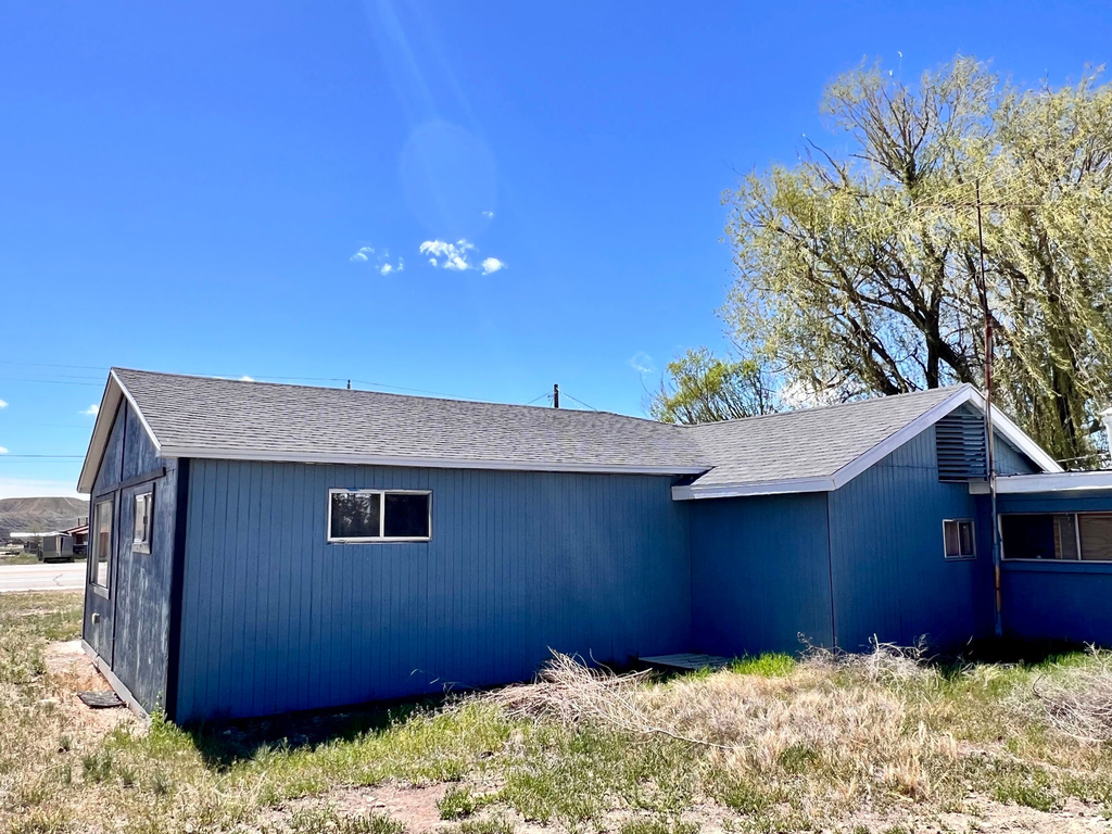 665 E MAIN ST Wellington, UT 84542