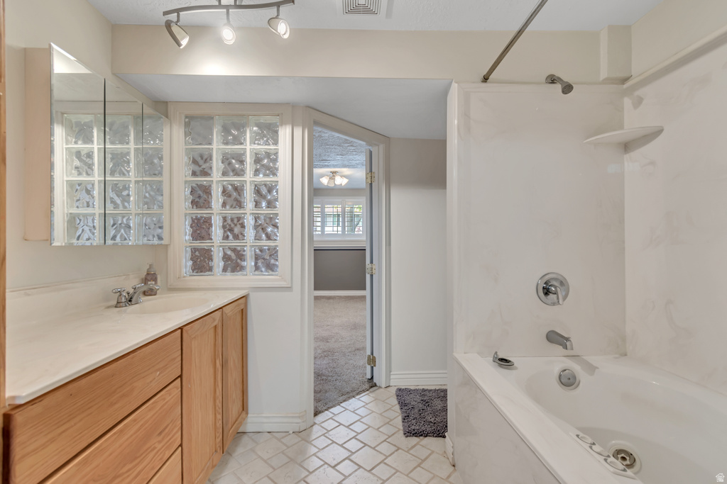 634 N ADAMSWOOD RD Layton, UT 84040