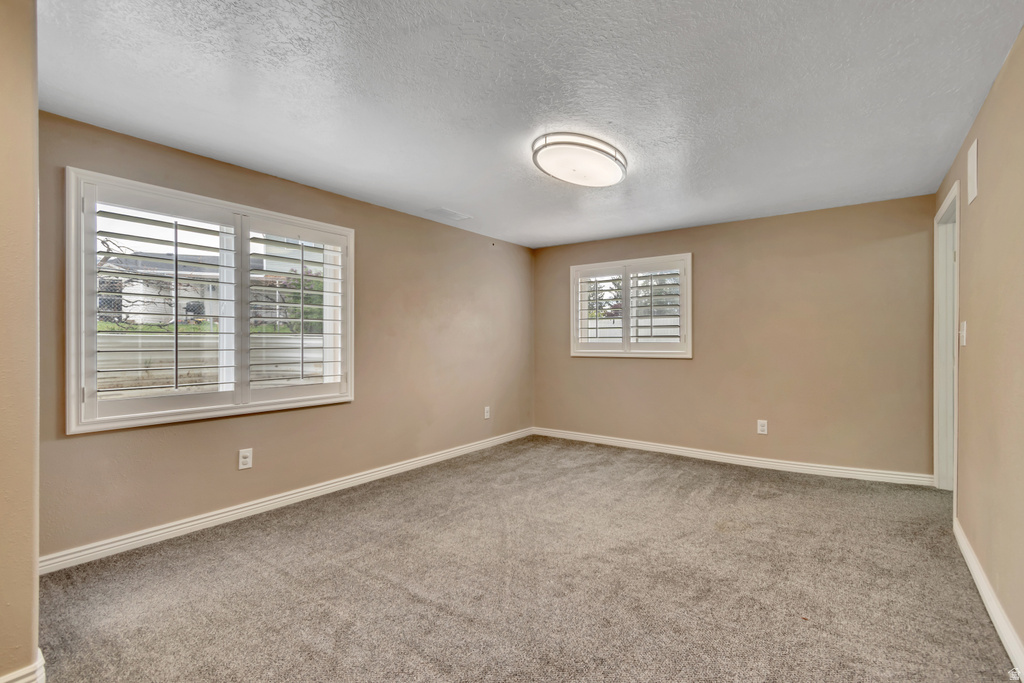 634 N ADAMSWOOD RD Layton, UT 84040