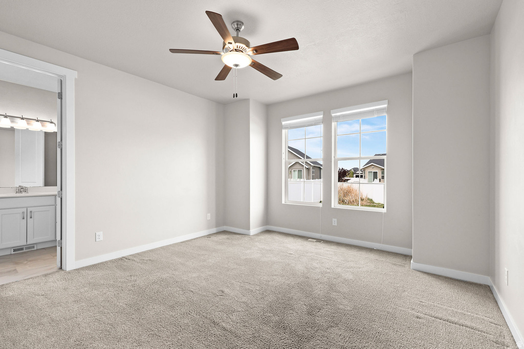 3808 W HOODED CRANE LN Clinton, UT 84015