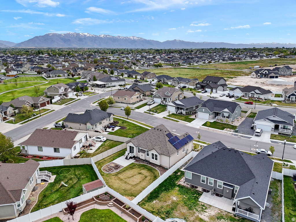 3808 W HOODED CRANE LN Clinton, UT 84015