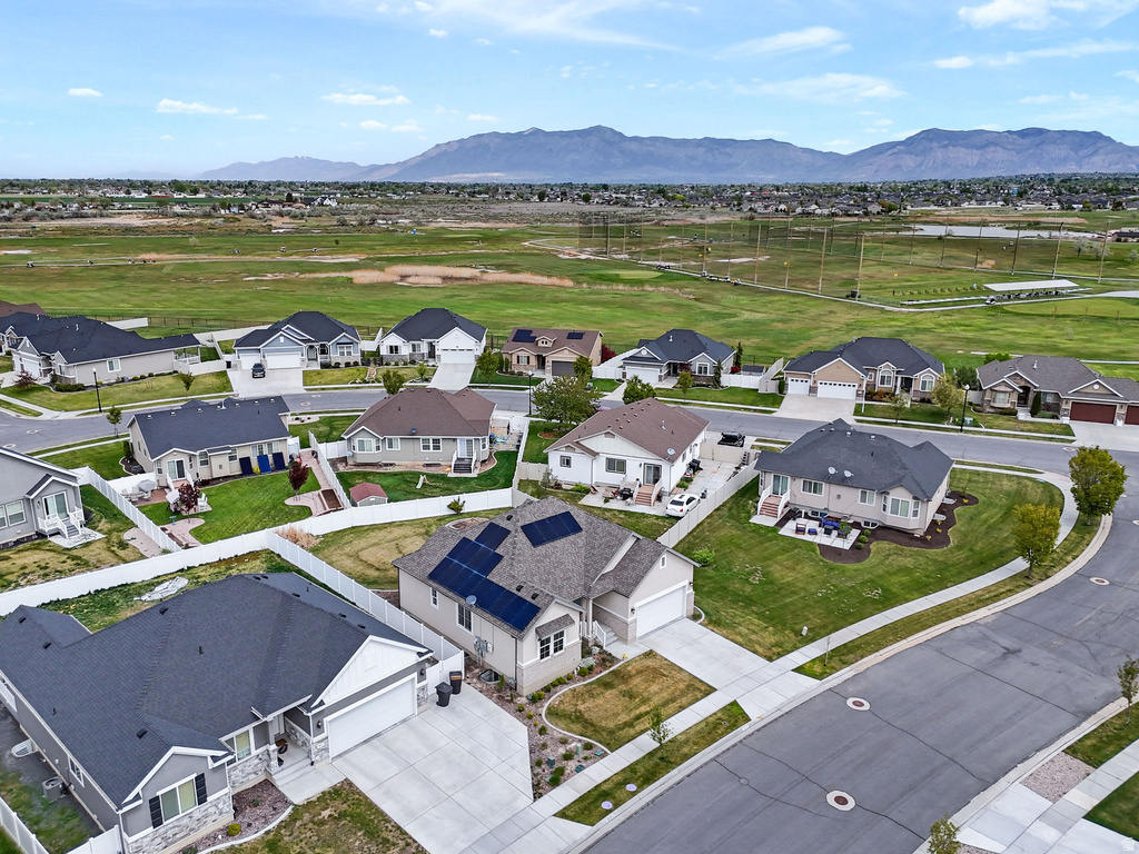 3808 W HOODED CRANE LN Clinton, UT 84015