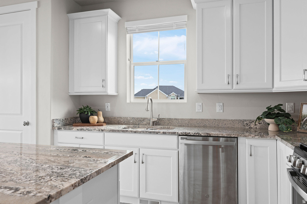 3808 W HOODED CRANE LN Clinton, UT 84015