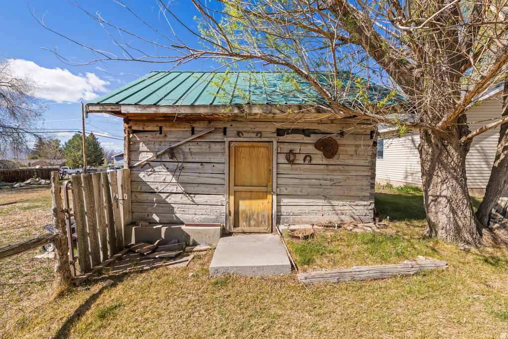 389 N 100 E Spring City, UT 84662