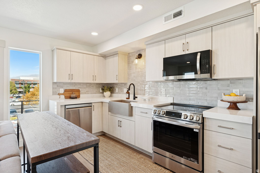 51 E 200 N #3 Bountiful, UT 84010
