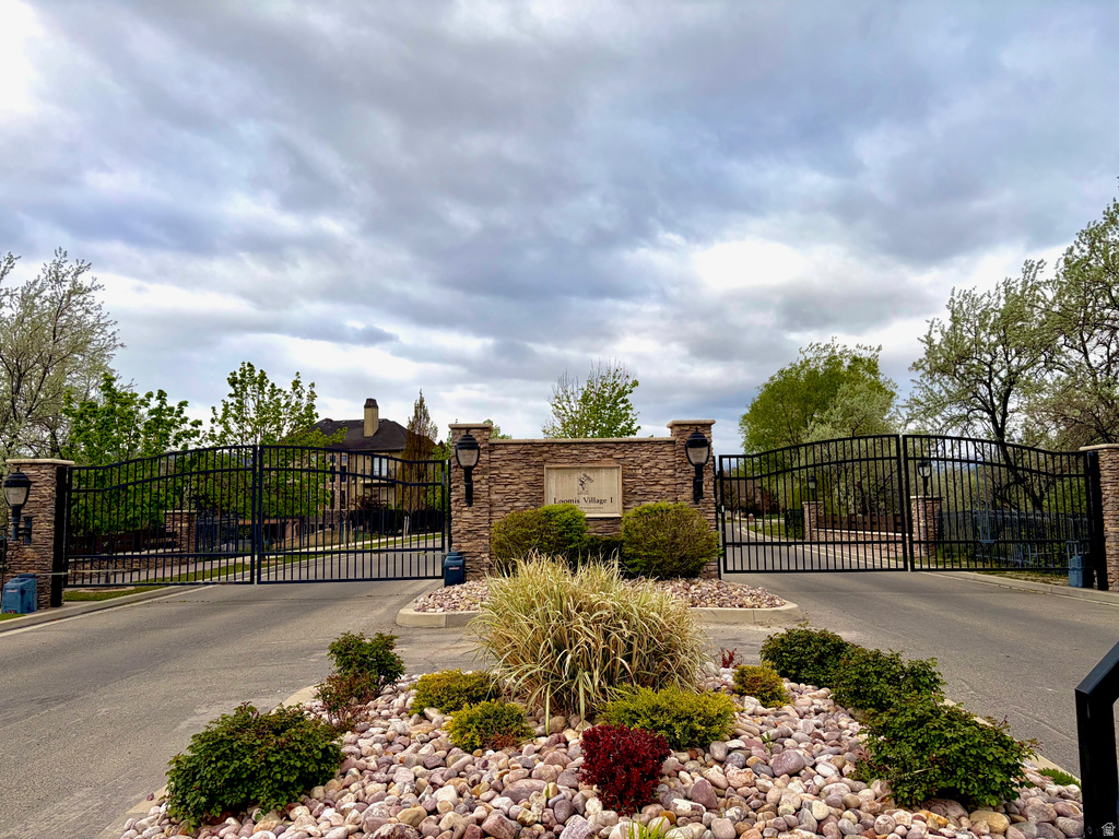 1229 W PEACOCK MIDGE DR Bluffdale, UT 84065