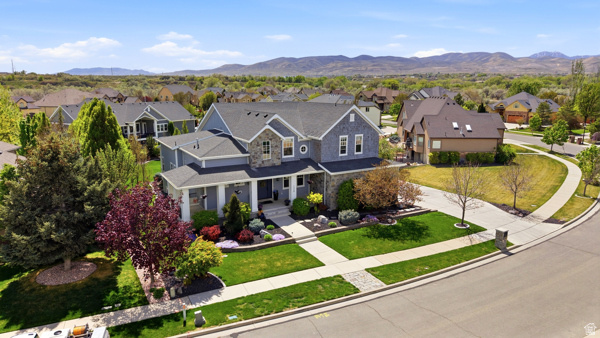 1229 W PEACOCK MIDGE DR Bluffdale, UT 84065