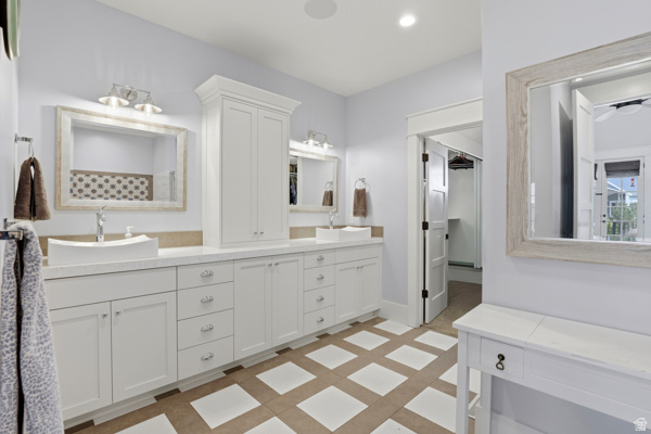 1229 W PEACOCK MIDGE DR Bluffdale, UT 84065