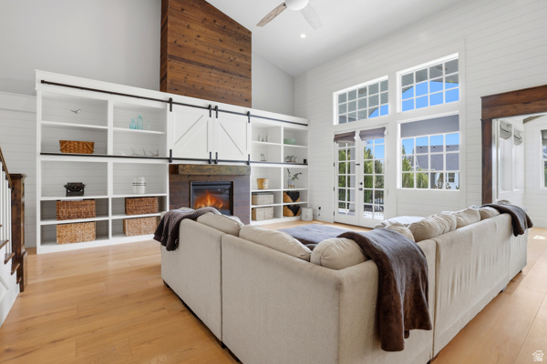 1229 W PEACOCK MIDGE DR Bluffdale, UT 84065