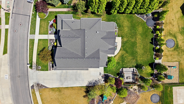 1229 W PEACOCK MIDGE DR Bluffdale, UT 84065