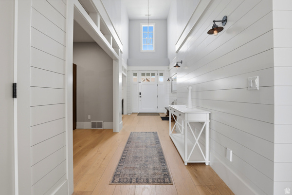 1229 W PEACOCK MIDGE DR Bluffdale, UT 84065