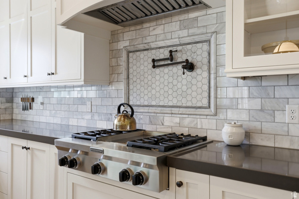 1229 W PEACOCK MIDGE DR Bluffdale, UT 84065