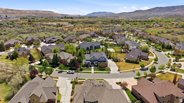 1229 W PEACOCK MIDGE DR Bluffdale, UT 84065