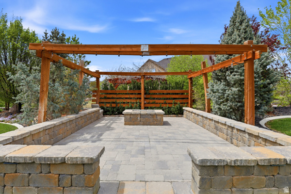 1229 W PEACOCK MIDGE DR Bluffdale, UT 84065