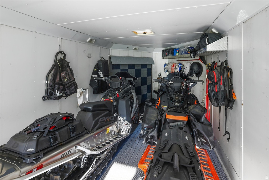 42 HIDE OUT Avon, UT 84328