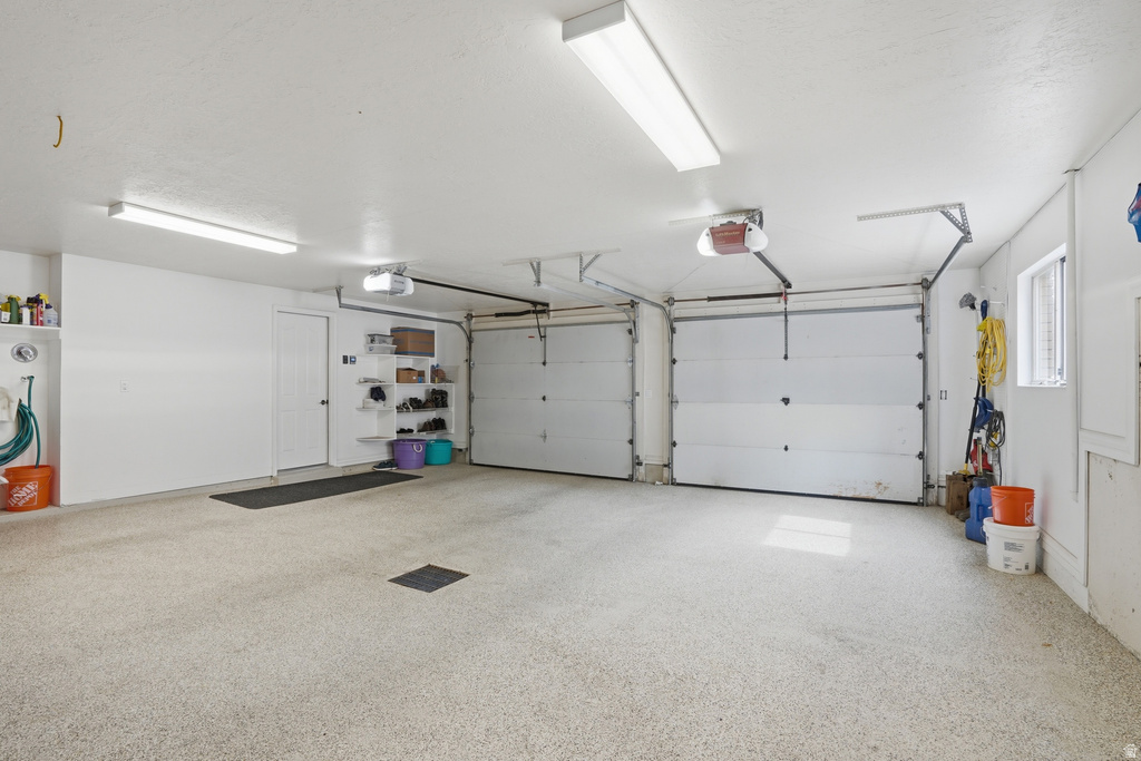 1052 E 5900 S South Ogden, UT 84405