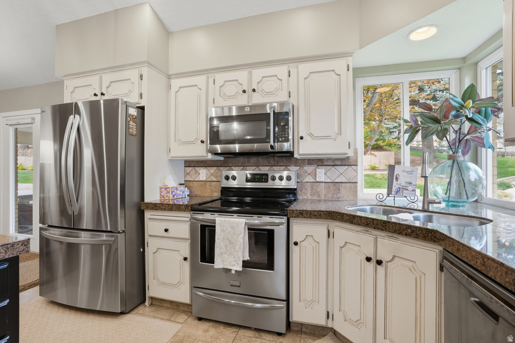 1052 E 5900 S South Ogden, UT 84405