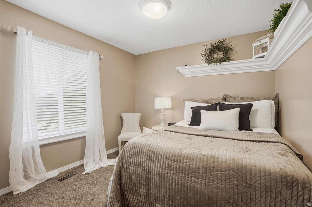 1052 E 5900 S South Ogden, UT 84405