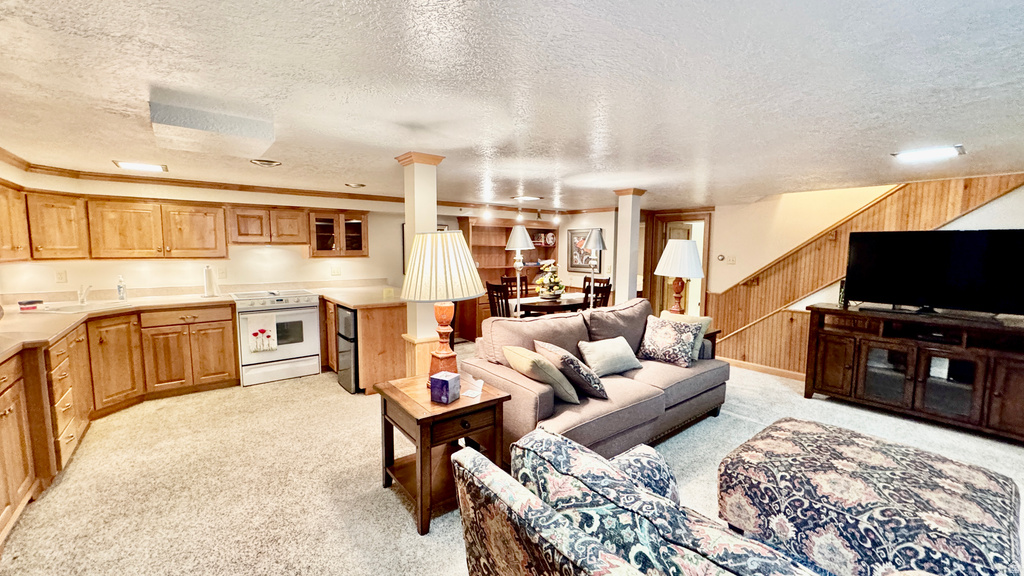 159 E MAIN ST Hyrum, UT 84319