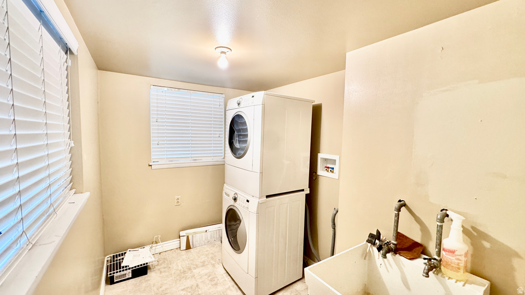 159 E MAIN ST Hyrum, UT 84319