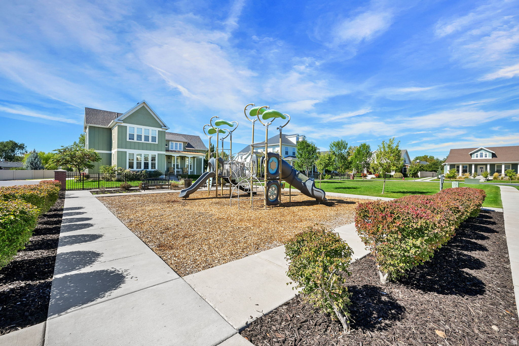 2056 W PHILLIPS ST Kaysville, UT 84037