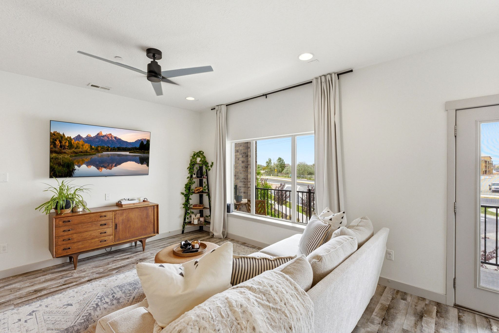 91 N RIO GRAND AVE Farmington, UT 84025