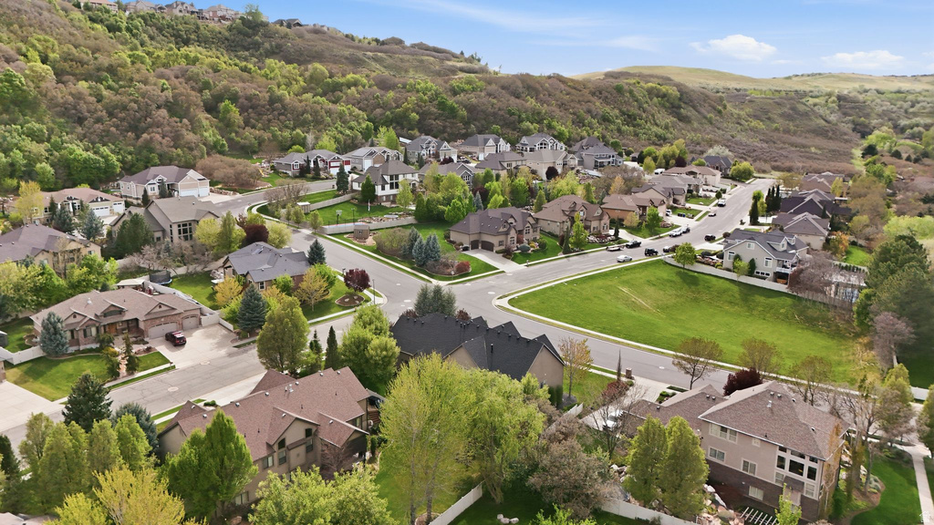 8230 DEER RUN WAY South Weber, UT 84405