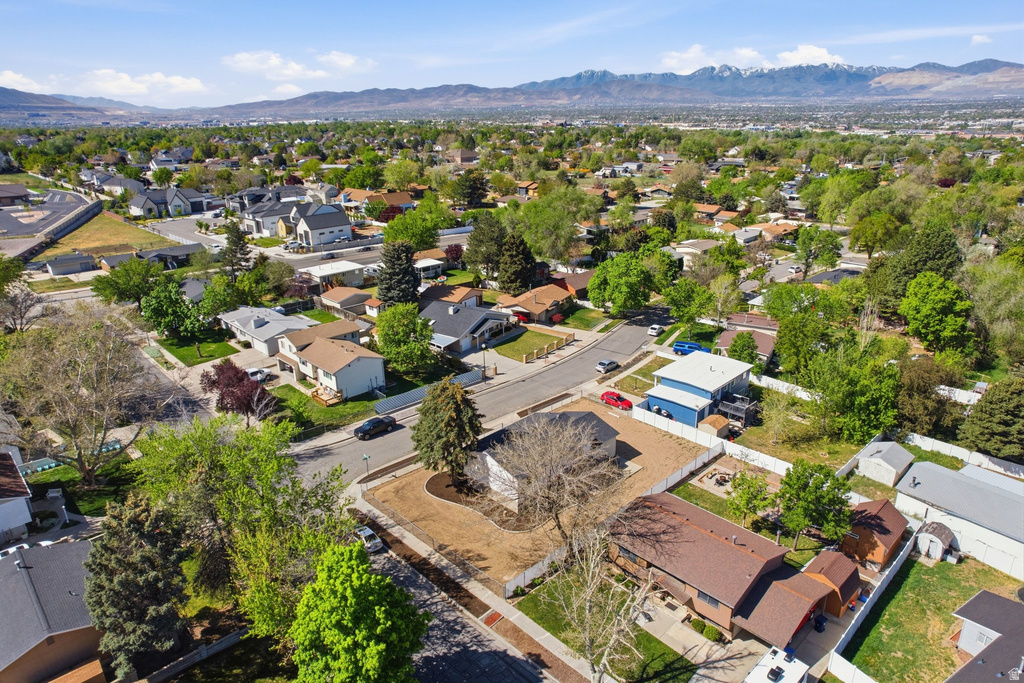 627 E HILO ST Sandy, UT 84070