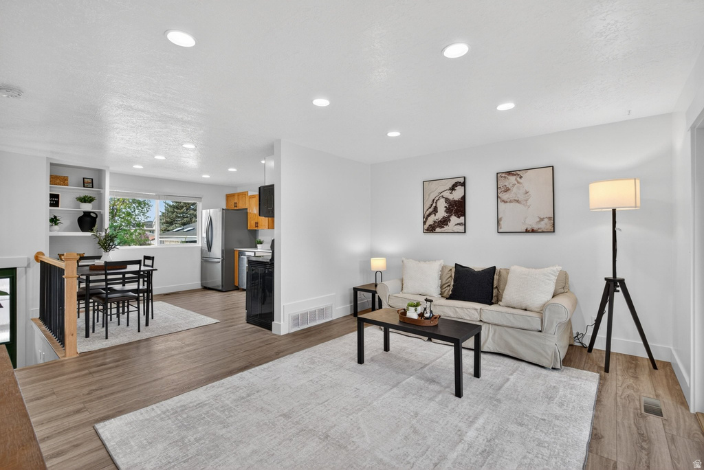 627 E HILO ST Sandy, UT 84070